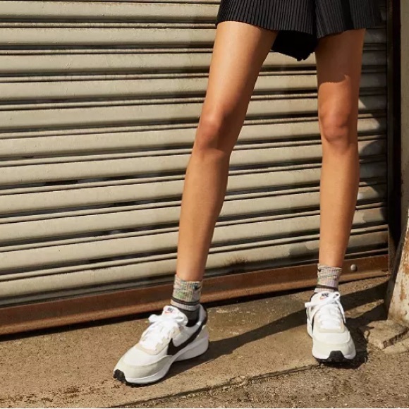 Nike lifestyle waffle dust Cream and Black casual Running Shoes 7.5 - Picture 2 of 12